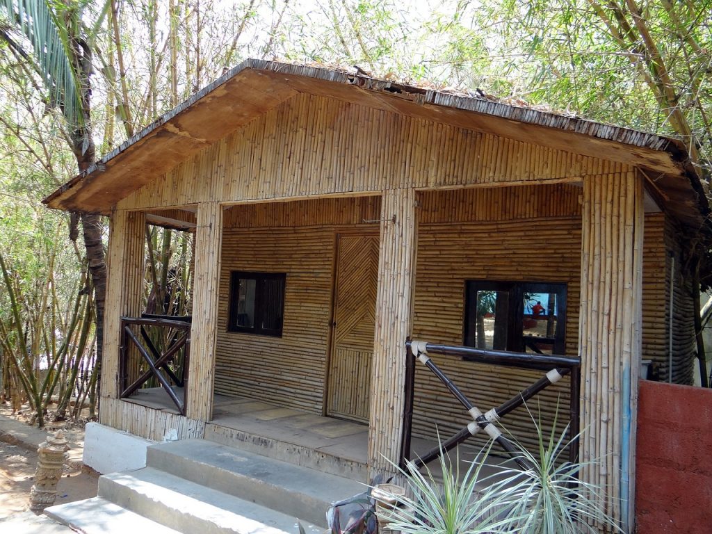 Imagen de una casa construida con Bambu